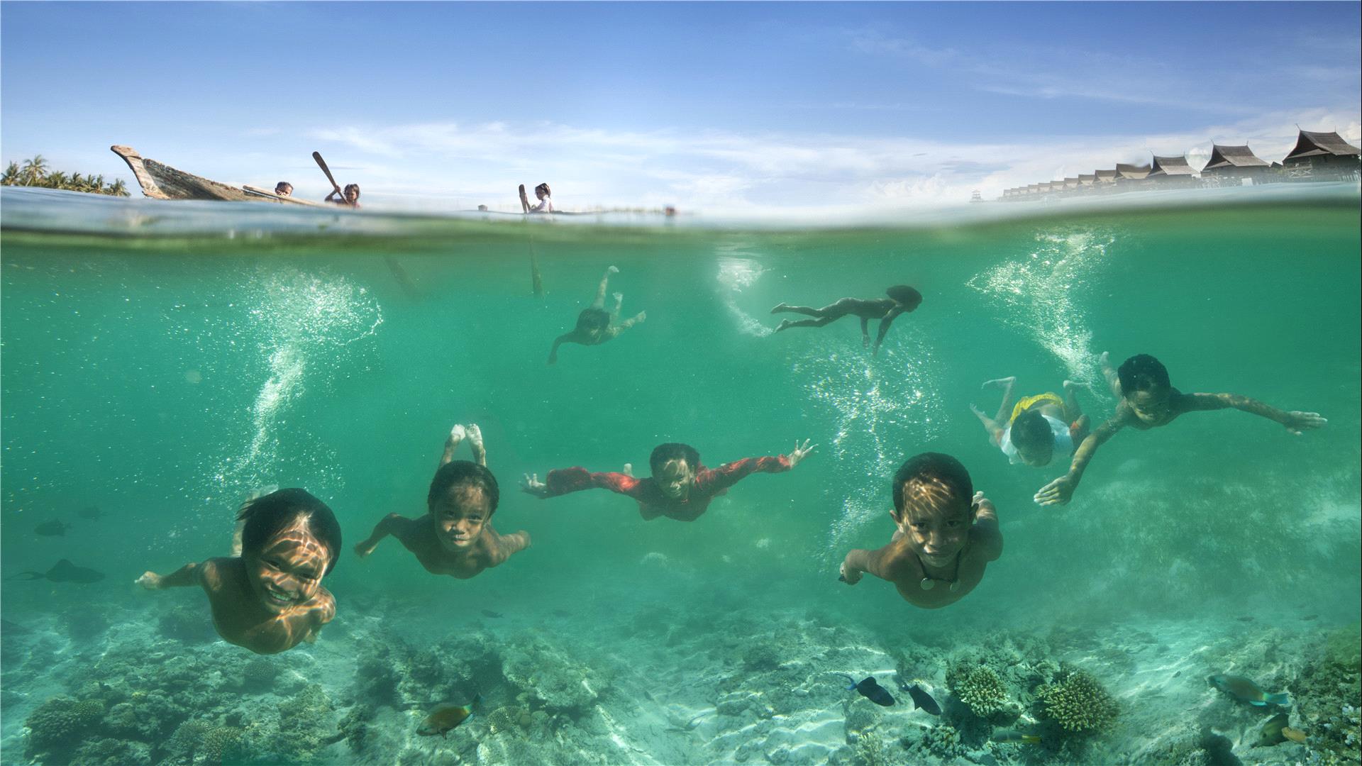 Golden Dragon Photo Award - Ruiyuan Chen (China) - Happy Childhood