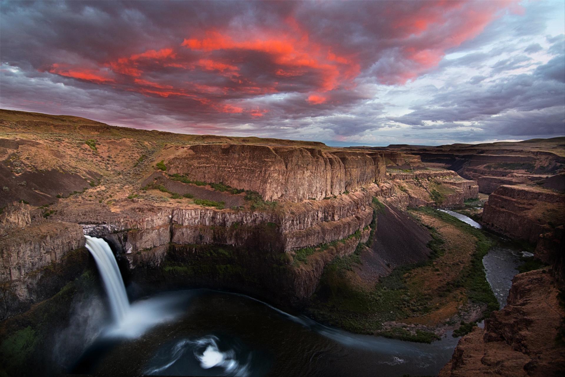Certificate of Commendation - Philip Chan (Canada) - Palouse Falls Sunset