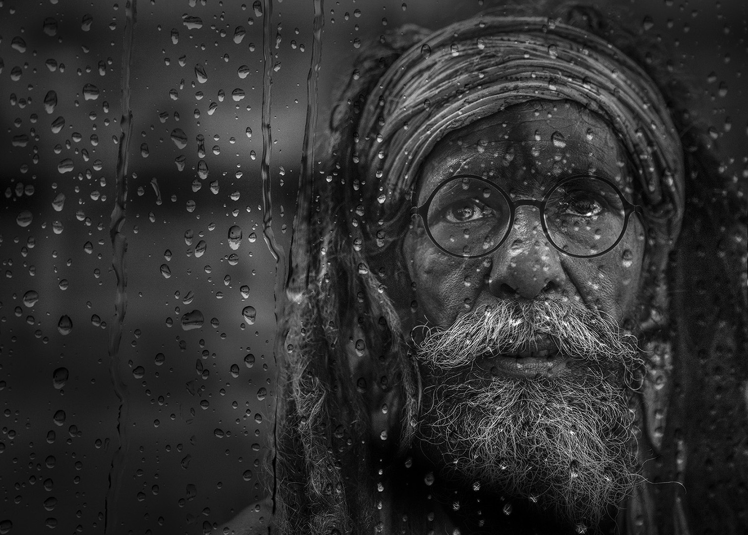 Golden Dragon Photo Award - Pandula Bandara (Sri Lanka) - Feeling The Rain Drops Of Raining